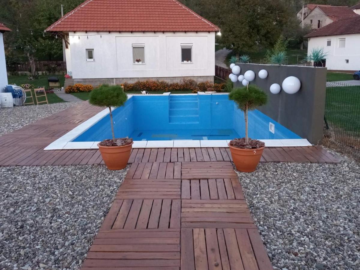Gasthaus Skriveni Raj Gornji Milanovac Exterior foto
